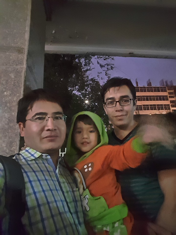در یک شب بارانی ، من و شاهرخ و علی