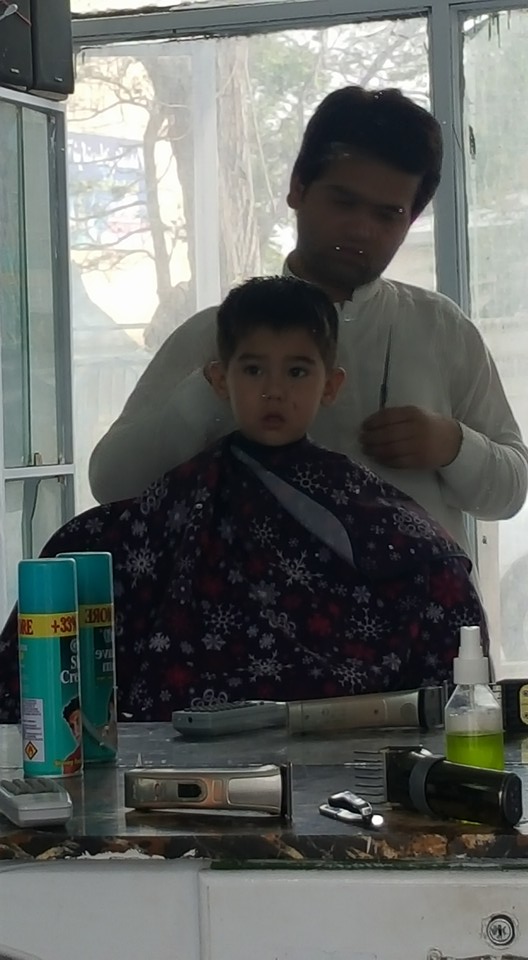 زندگی، سلمانی بردن اولادا است.