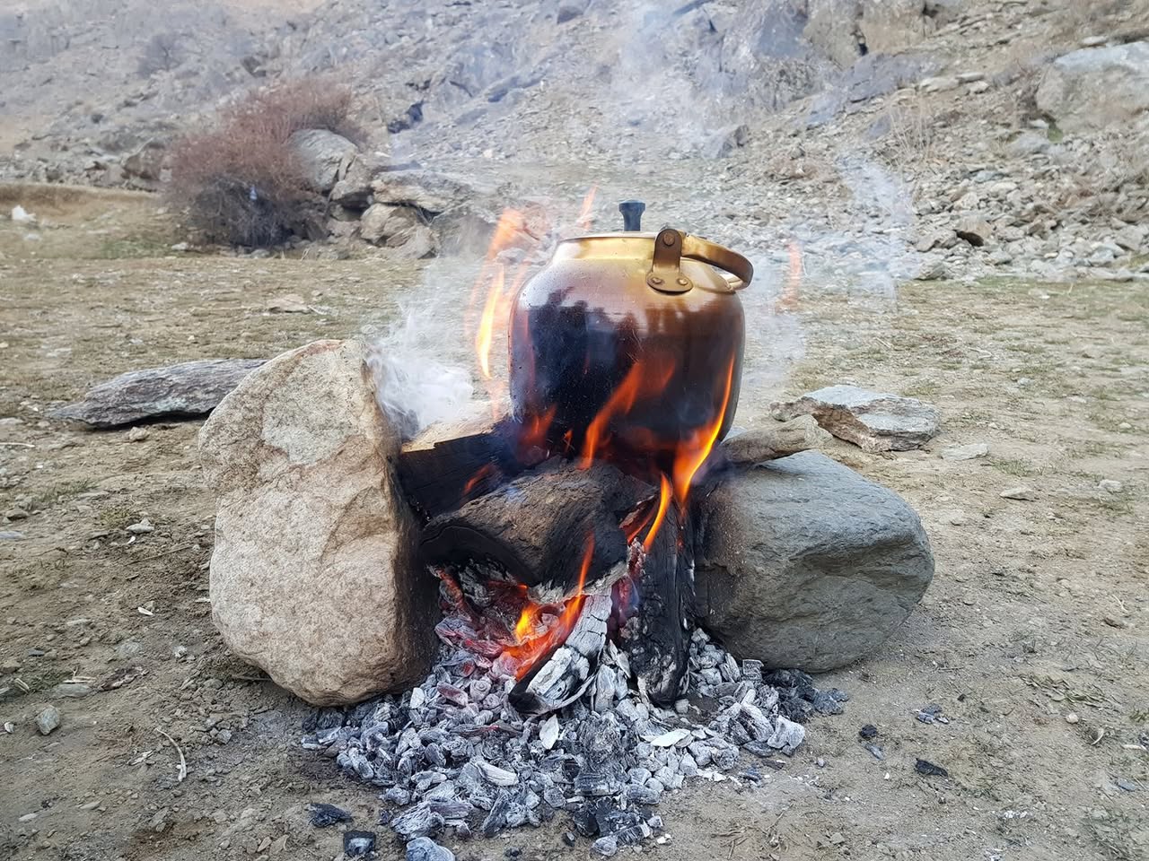 پیدا کردن یک دوست در یک تجارت خیلی بهتر از پایه گذاری یک تجارت بر اساس یک رابطه دوستانه است. راکفلر #better_Afghanistan